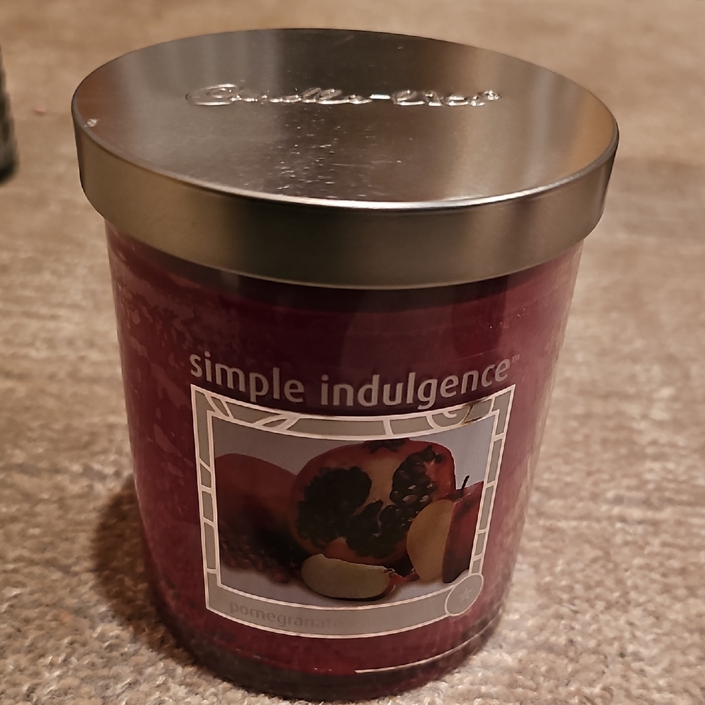 Candle-lite : Pomegranate Fuji Scented Candle - Red 2 Wick 4.75" Tall Candle